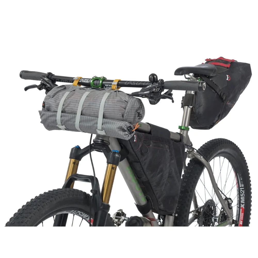 Lätt enmanstält Copper Spur HV UL 1 från Big Agnes på cykel.