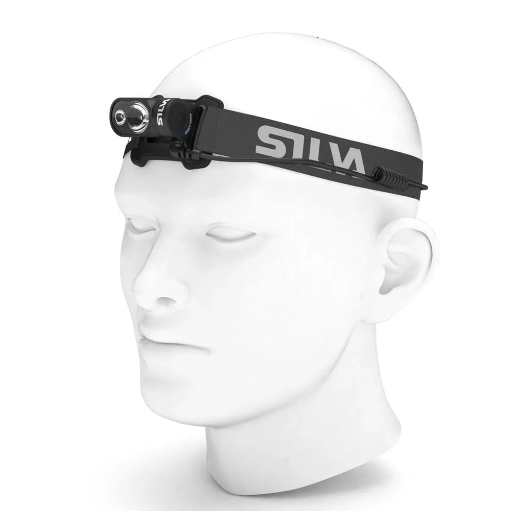 Silva Cross Trail 7XT pannlampa sitter på modell.
