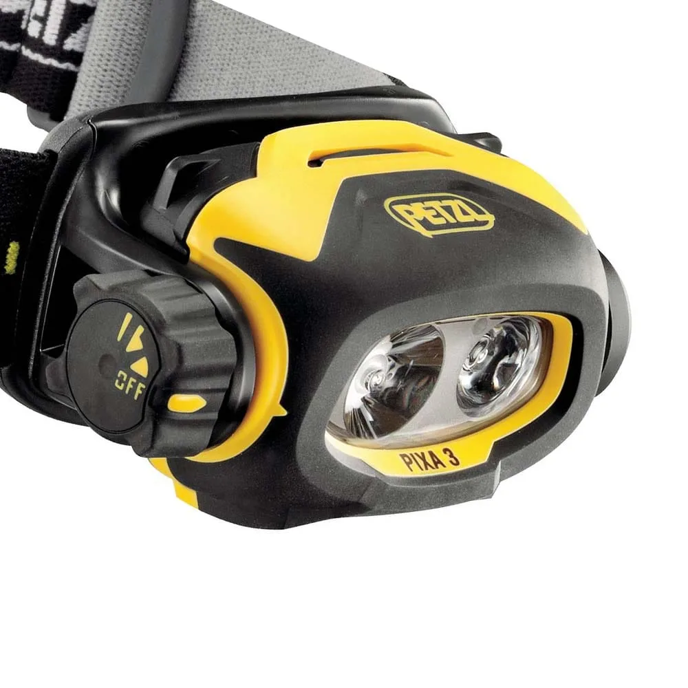 Tålig pannlampa som drivs med AA batterier från Petzl Pixa 3.