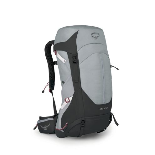 Osprey ryggsäck i modellen Stratos 36 i ljusgrå och svart.