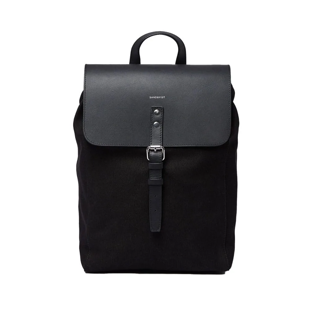 Praktisk vardagsryggsäck i svart från Sandqvist Alva.
