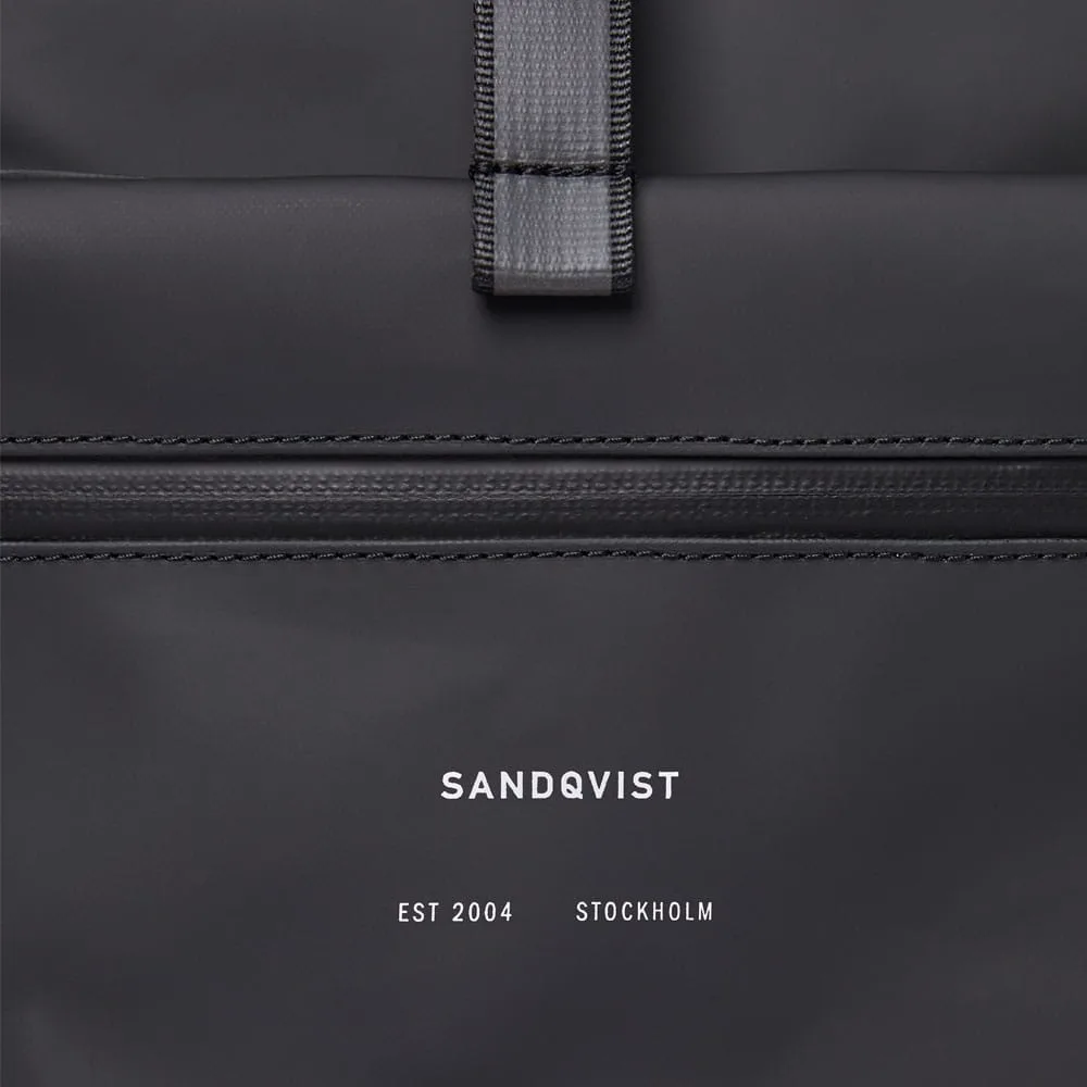 Närbild på Sandqvist Ruben 2.0 logga.