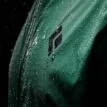 Närbild på Black Diamond Stormline Stretch Rain Shell skaljacka (herr)