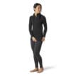Kvinna som bär Merino 250 Base Layer Crew underställströja i färgen svart för dam från Smartwool.