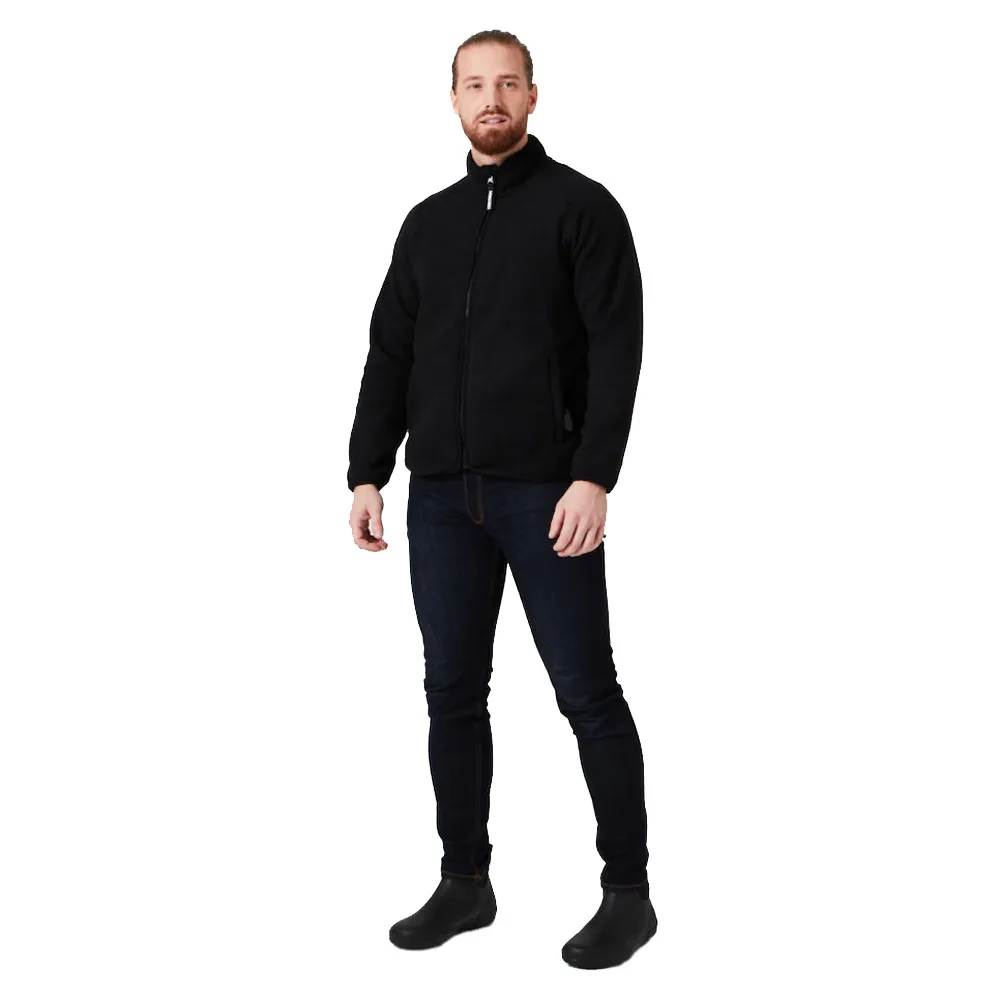 Man som bär Farhult Pile Jacket pilejacka från Tretorn.