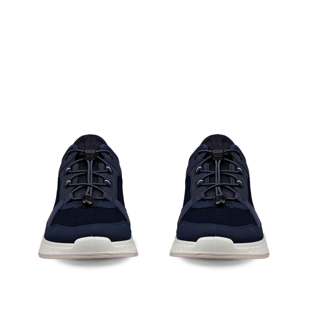ett par Ecco Exostride M Low GORE-TEX® sneaker med dragsko (herr)