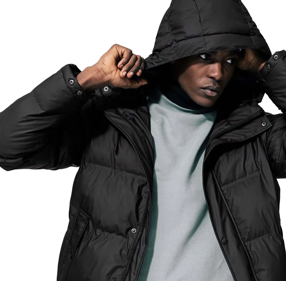 BAFFLE JACKET VATTENTÄT JACKA på modell