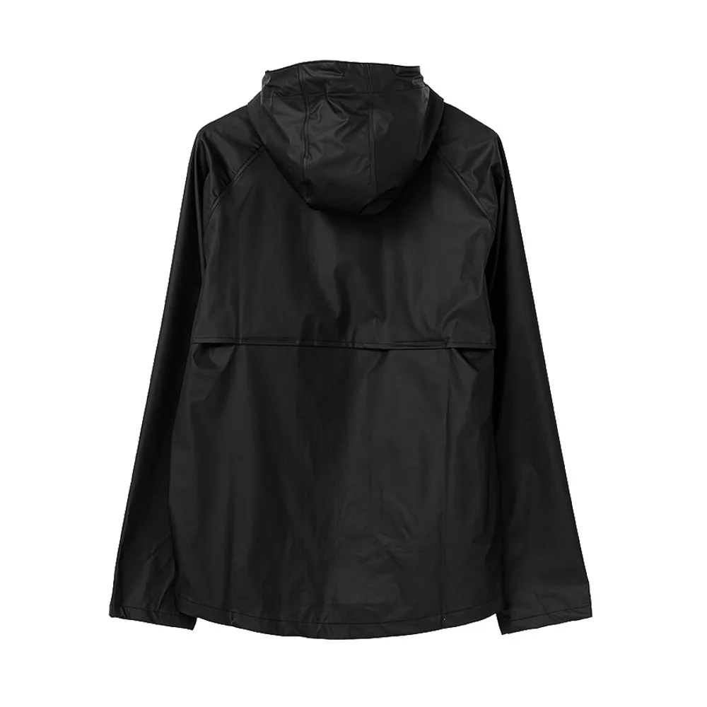 Tretorn Packable Rainset baksidan av den svarta regnjackan.