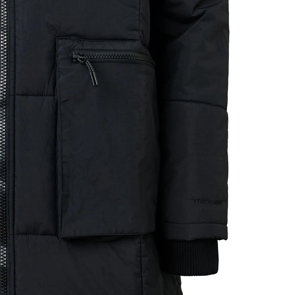 Närbild på Tretorn Padded Coat med rymlig ficka.