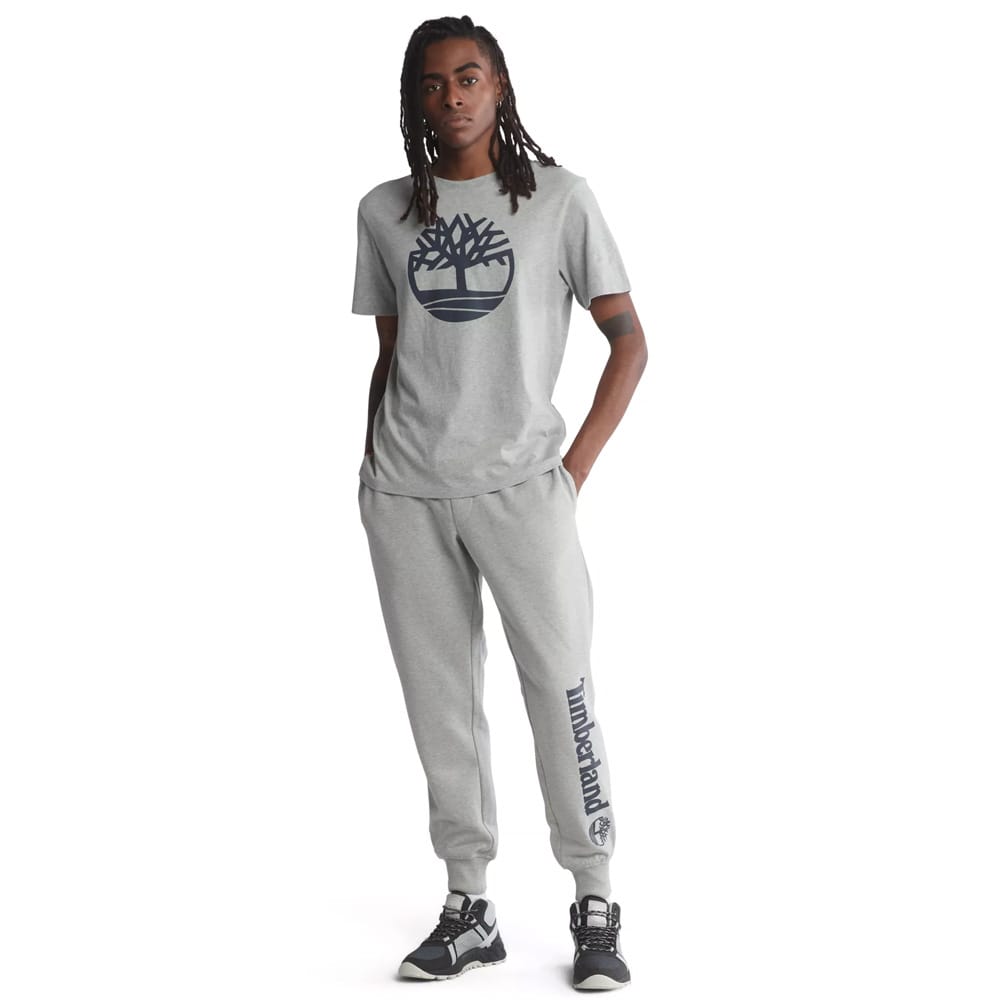 Timberland Logo Tracksuit Bottoms träningsbyxor (herr) på modell framifrån