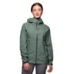 Kvinna som bär Black Diamond Highline Stretch Shell
