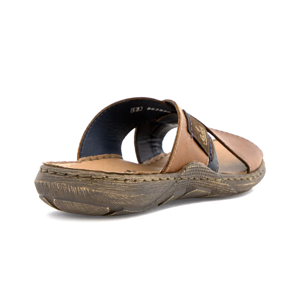 Baksidan av bekväm sandal från Rieker 22099-25