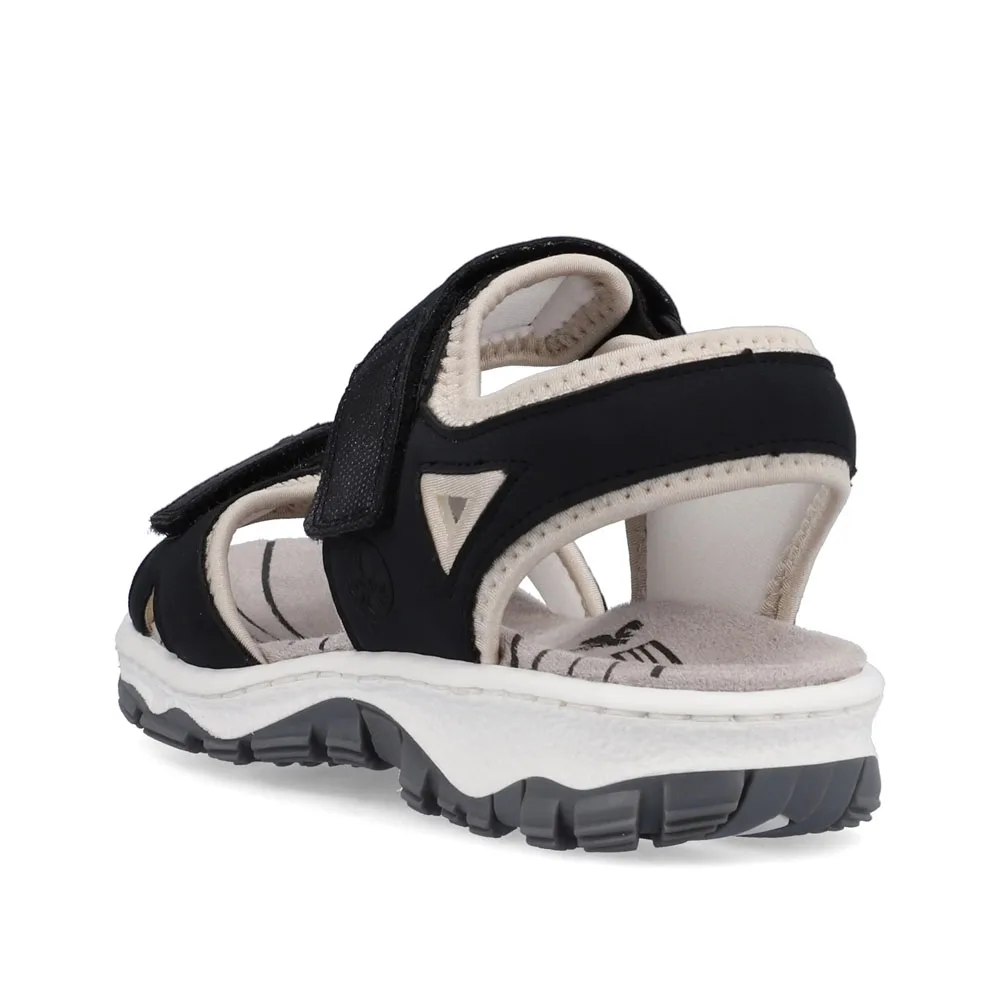 närbild av häl på Rieker 68891-14 (dam).