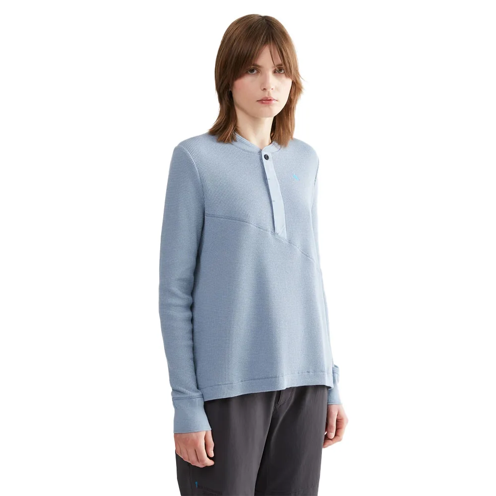 Snotra, dam på modell framifrån.