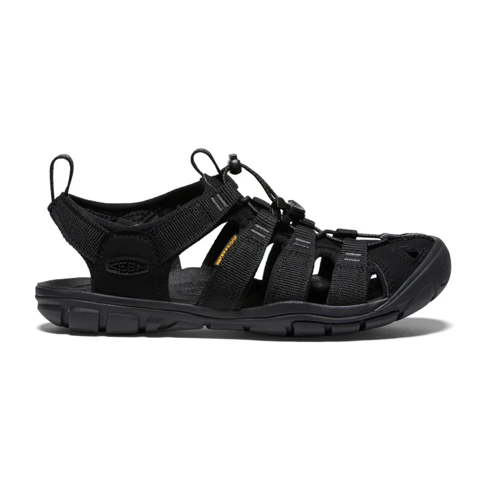 Keen Women's Clearwater CNX sandaler (dam) i profil.