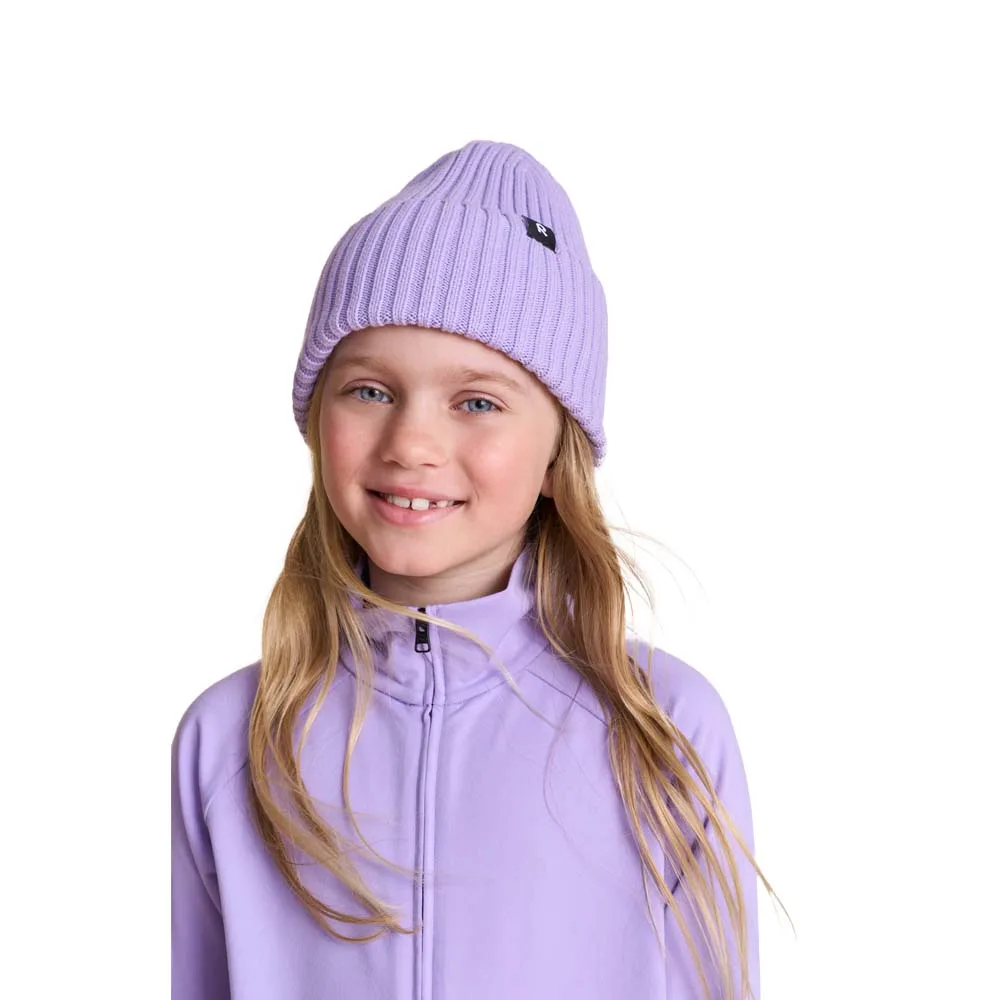 Reima Hattara mössa (barn) på en modell i färgen lilac