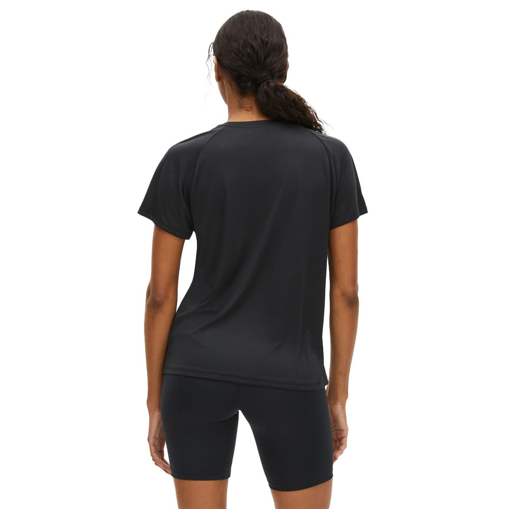 Röhnisch Active Logo Tee t-shirt (dam) på modell bakifrån