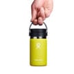 En person som håller Hydro Flask Coffee Flex Sip termos (kaffe] 12oz / 354 ml