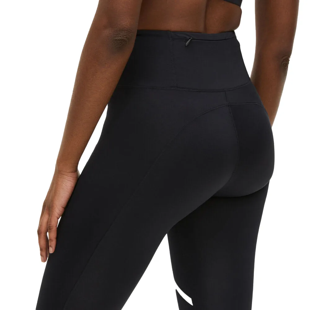 Närbild på+ Röhnisch Shape Skyla Tights (dam) bakifrån