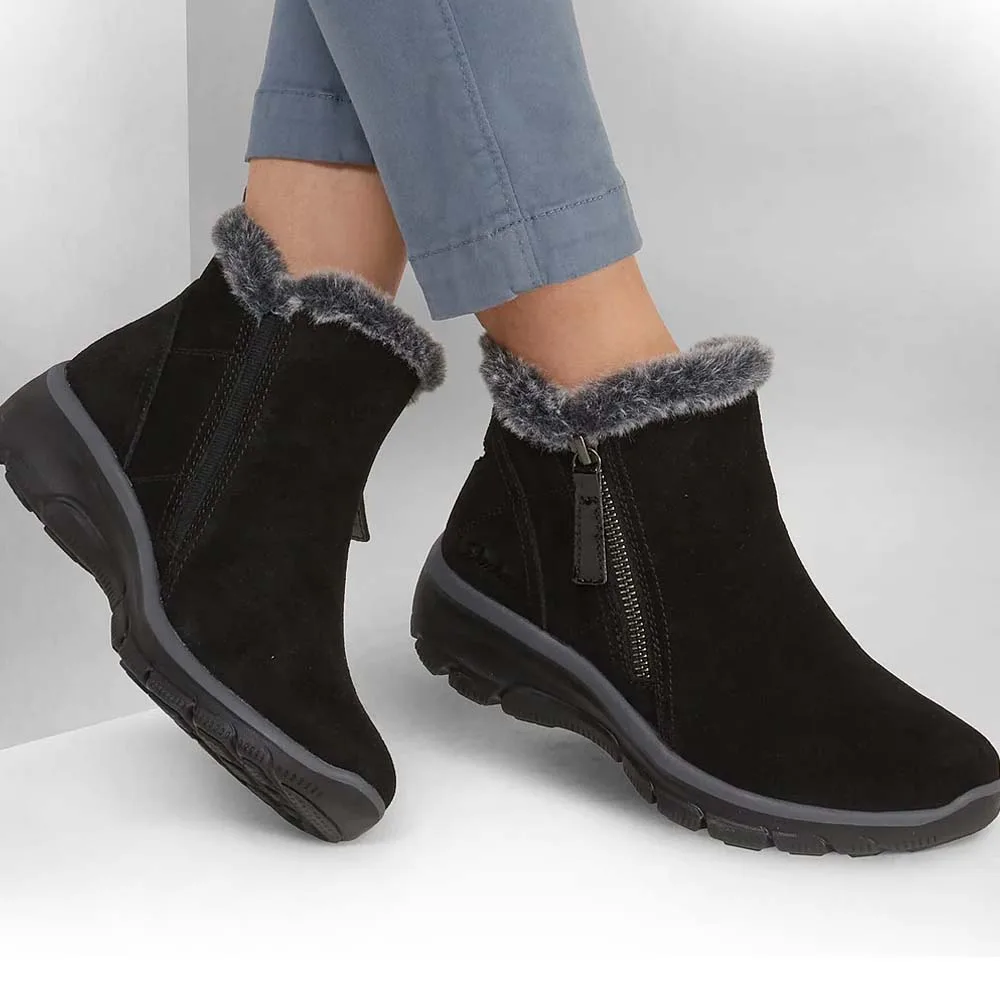 Ett par Womens Relaxed Fit Easy Going - Water Repellent