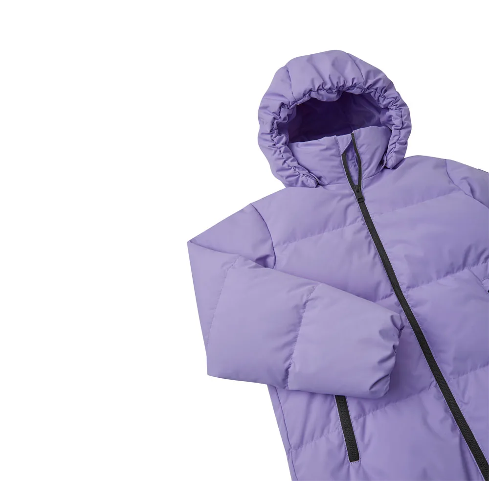 en Down jacket, Paimio liggandes ner med ärmen vikt