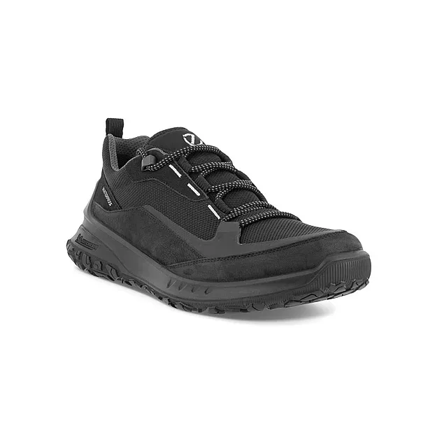 Ecco Ecco ULT-TRN low vattentät sneaker (herr) snett framifrån