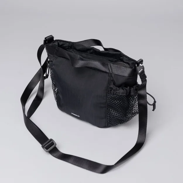 en sandqvist Stevie bag i svart