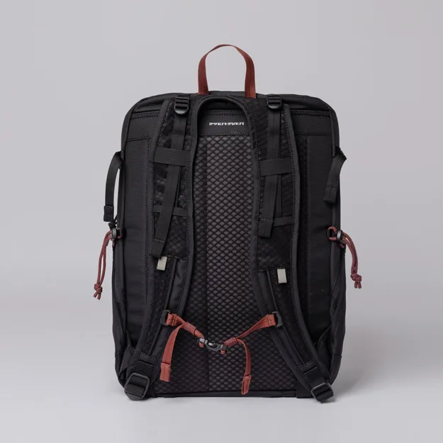 Baksida av Sandqvist Ridge Hike Black