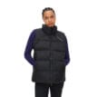 En stängd Saint Puffer Vest, Black på en modell framifrån