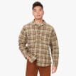 Marmot Doran Midweight Flannel LS på en modell med stängd knäppning