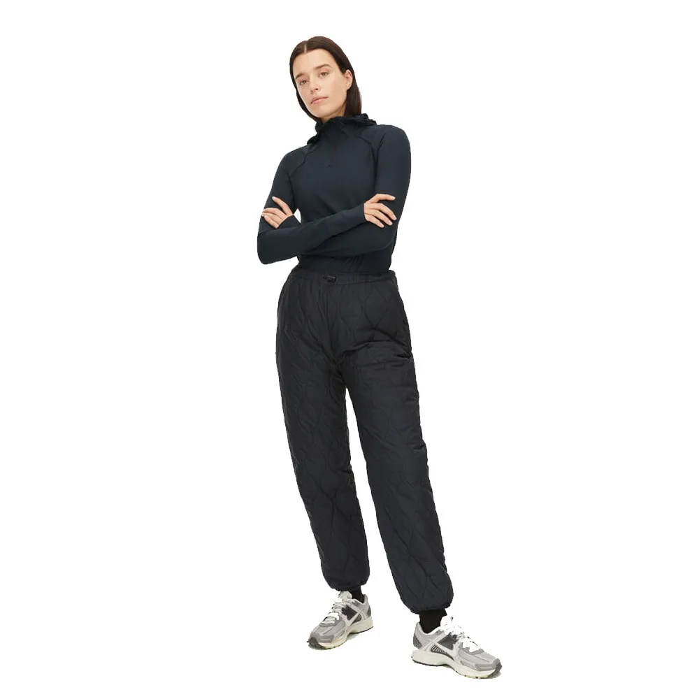 Röhnisch Quilted Pants termobyxor (dam) på en modell som står framvänd
