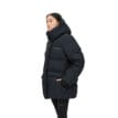 Röhnisch Zoe Down Jacket, Black - knäppt, från sidan på en modell