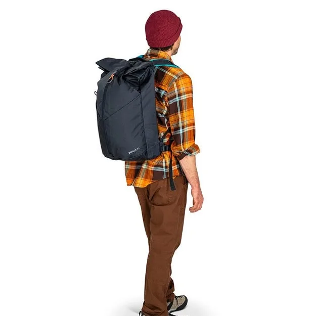 Baksida av Osprey Zealot 30 på en modell
