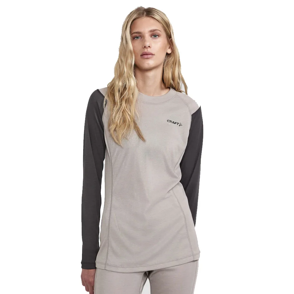 framsida tröja av Otroligt varm Craft Core Warm Baselayer Set långkalsonger med tröja (dam)