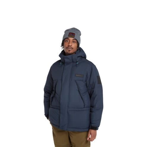 Timberland Down Puffer Parka vinterjacka (Herr) i färgen navy på en modell
