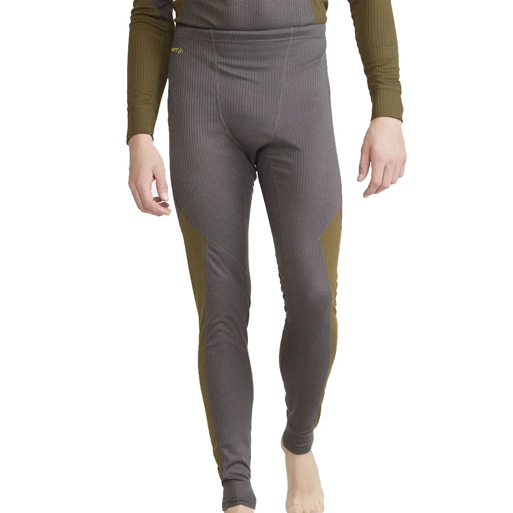 Framsida byxor av Ett varmt och skönt Craft Core Dry Baselayer Set för män