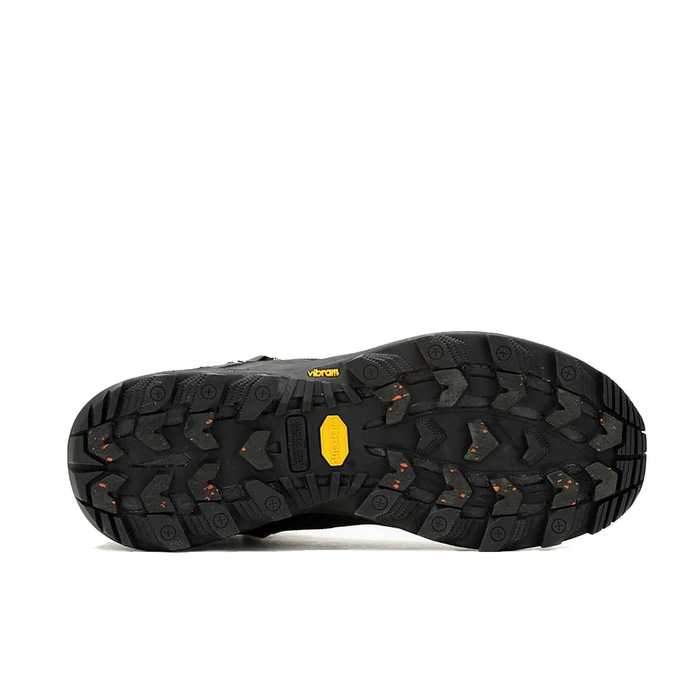Sula på Ett par stabila Merrell MTL Thermo Rouge 4 Mid GTX löparskor för vinter (herr)