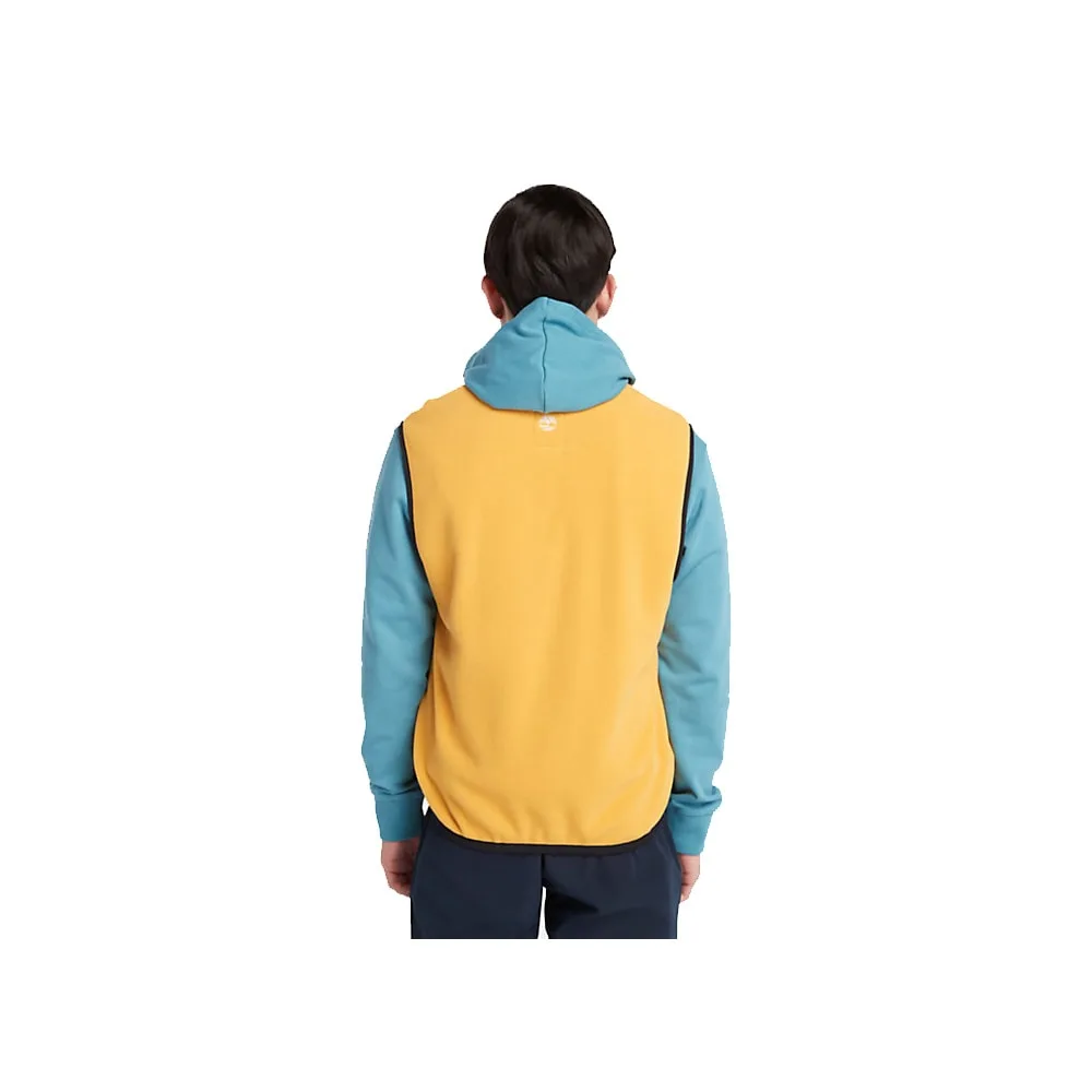 Baksida på den sköna Timberland Outdoor Archive Vest fleeceväst (herr) som bärs av en modell
