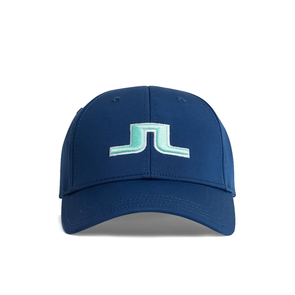 J.Lindeberg Anga Cap keps (dam) i ett luftigt och bekvämt material - ger bra skydd mot solen i färgen navy