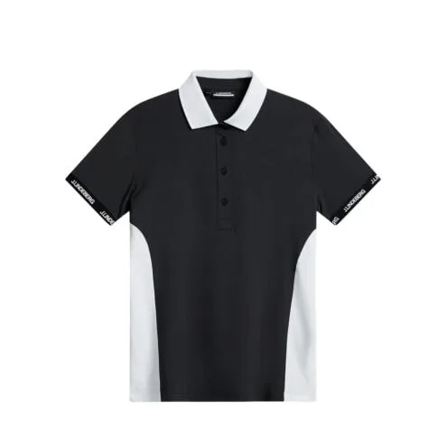En Ventilerande och bekväm J.Lindeberg Makena Polo pikétröja (dam)