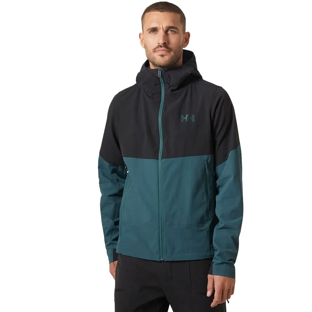 En modell visar framsida av En vind och vattenavisande Helly Hansen Blaze Hooded Softshell Jacket skaljacka (herr)