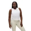En tunn och skönt ventilerande Röhnisch Kay Tank Top (dam) på en modell