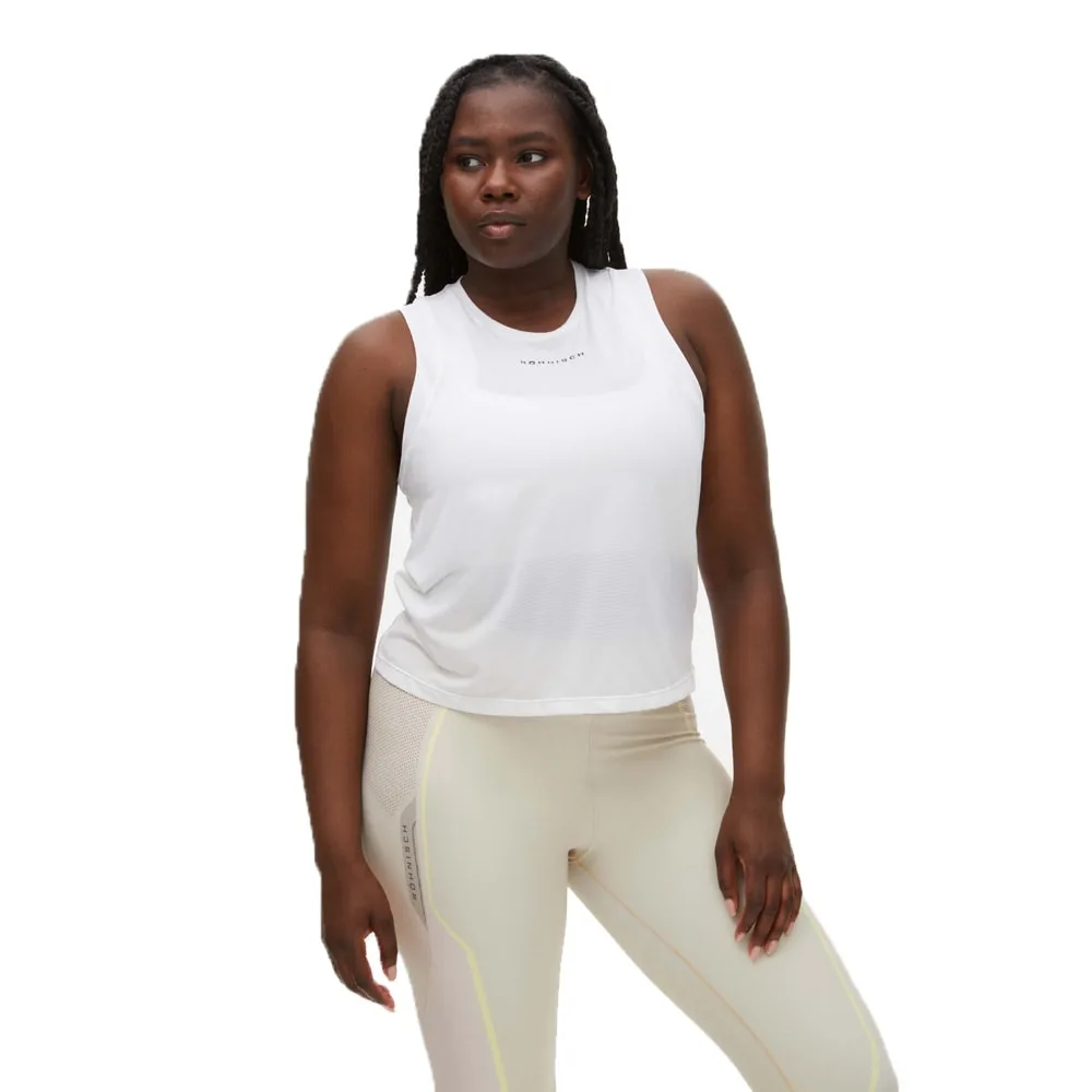 En tunn och skönt ventilerande Röhnisch Kay Tank Top (dam) på en modell