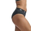 Ett par snabbtorkande, bekväma Adidas Bikinitrosa 3-pack (dam) på en modell som visar profil