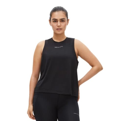 En tunn och skönt ventilerande Röhnisch Kay Tank Top (dam) i färgen black