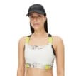 en modell bär en snygg Röhnisch Sporty Cap keps (dam)