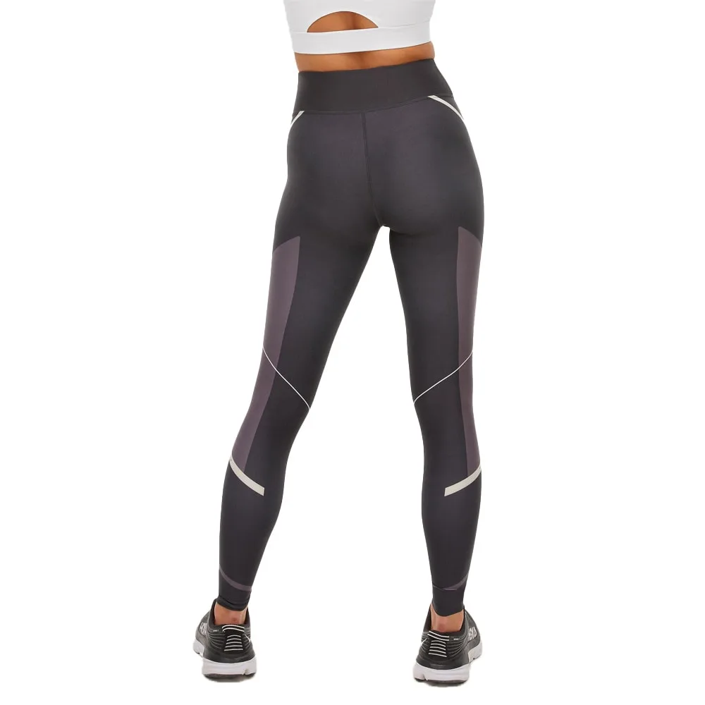 Sköna och snygga Röhnisch Printed High Waist Tights (dam) på en modell