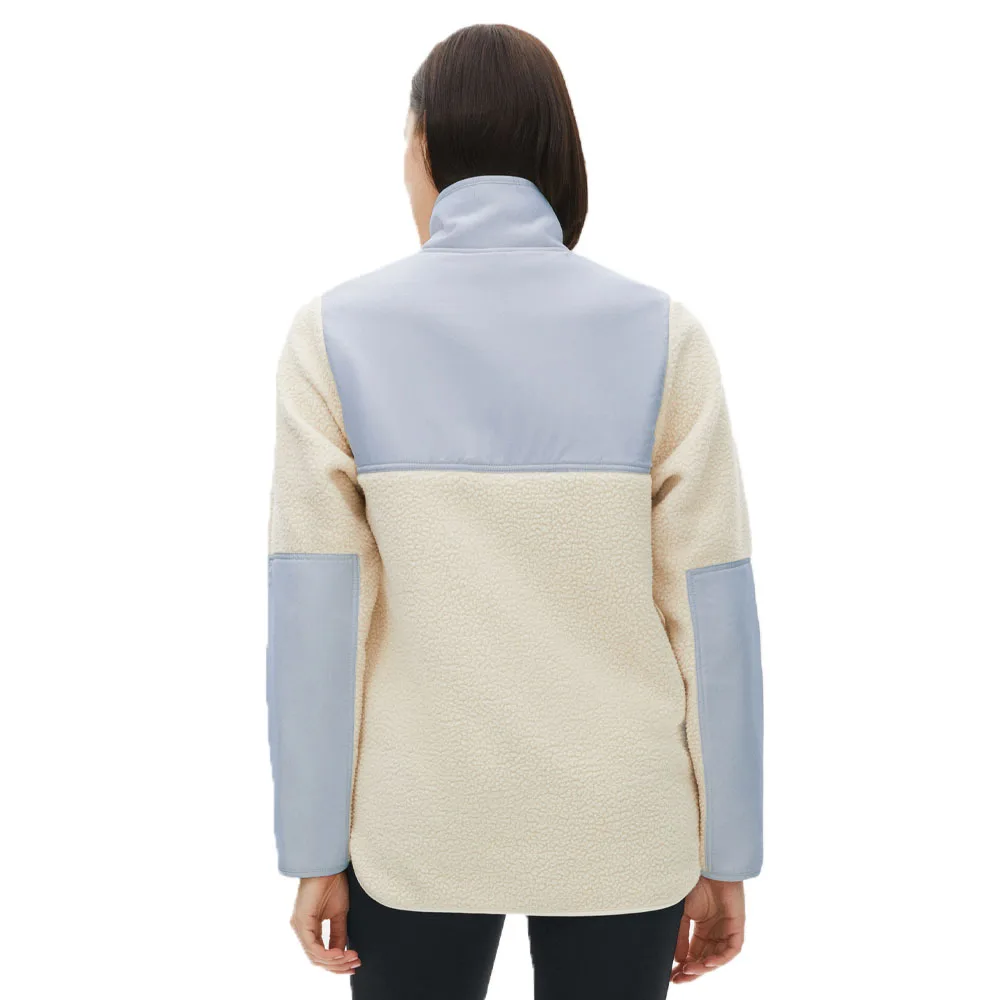 Baksida av en Vindskyddande och snygg Röhnisch Phoebe Blocked Pile Jacket (dam)