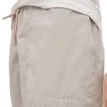 Resår med dragsko på ett par Sköna och skyddande Röhnisch Frankie Wind Pants vindbyxor (dam)