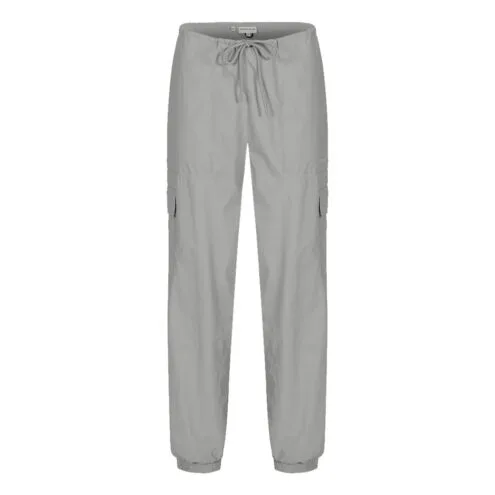 ett par Sköna och skyddande Röhnisch Frankie Wind Pants vindbyxor (dam)